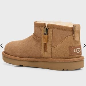 UGG Girl's Classic Ultra Mini Boots, Baby/Toddler size 6 new/no box